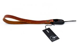 brown wrist camera strap with peak design anchor links